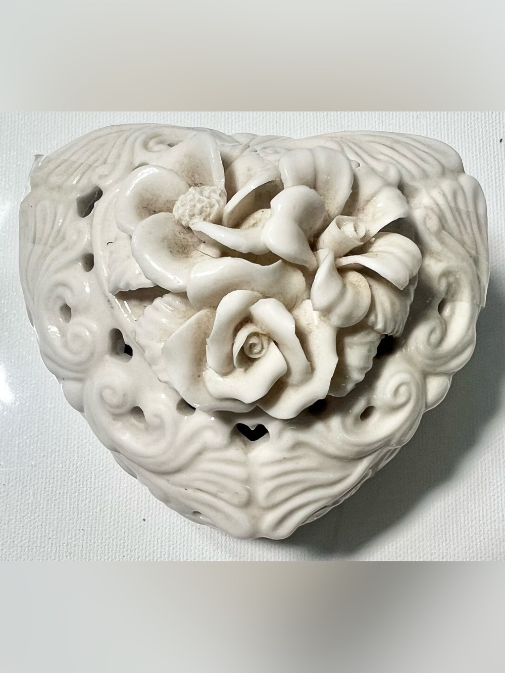 Handcrafted White Ceramic Floral Wall Art - Elegant Heart Bloom